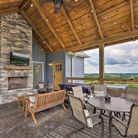 Chic Williamstown Retreat With Pool And Hot Tub! 빌라 외부 사진