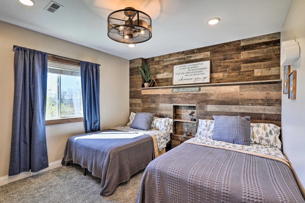 Chic Williamstown Retreat With Pool And Hot Tub! 빌라 외부 사진