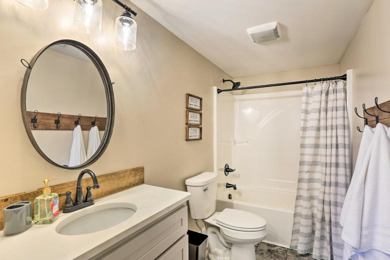 Chic Williamstown Retreat With Pool And Hot Tub! 빌라 외부 사진
