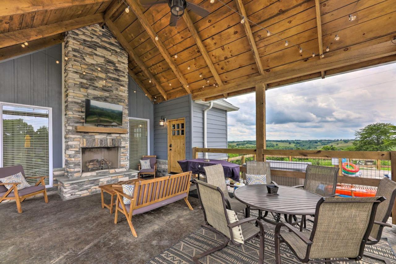 Chic Williamstown Retreat With Pool And Hot Tub! 빌라 외부 사진