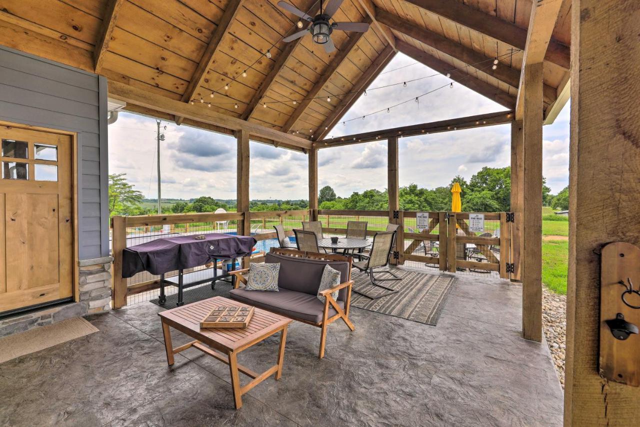 Chic Williamstown Retreat With Pool And Hot Tub! 빌라 외부 사진