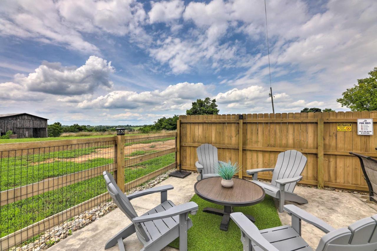 Chic Williamstown Retreat With Pool And Hot Tub! 빌라 외부 사진